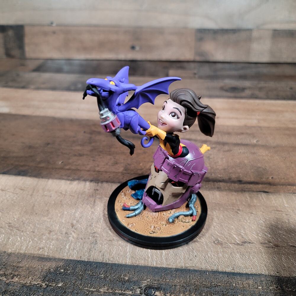 Marvel's X-men Kitty Pryde and Lockheed Q-Fig Elite Diorama Figure Vinyl Figure